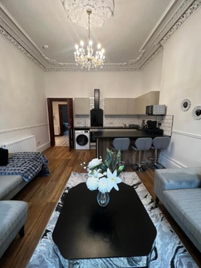 Sauchiehall Street Apartment